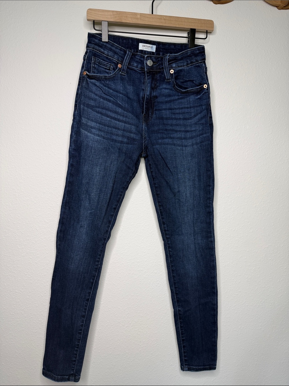 Artemis Vintage Dark Wash Indigo Skinny Jeans Stretchy Size 7/27